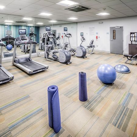 Holiday Inn Express & Suites Cleveland/Westlake By Ihg Ngoại thất bức ảnh