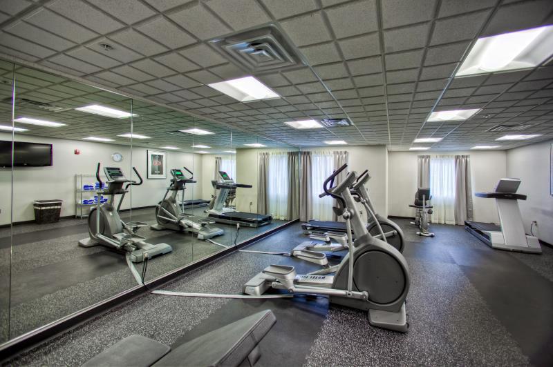 Holiday Inn Express & Suites Cleveland/Westlake By Ihg Ngoại thất bức ảnh