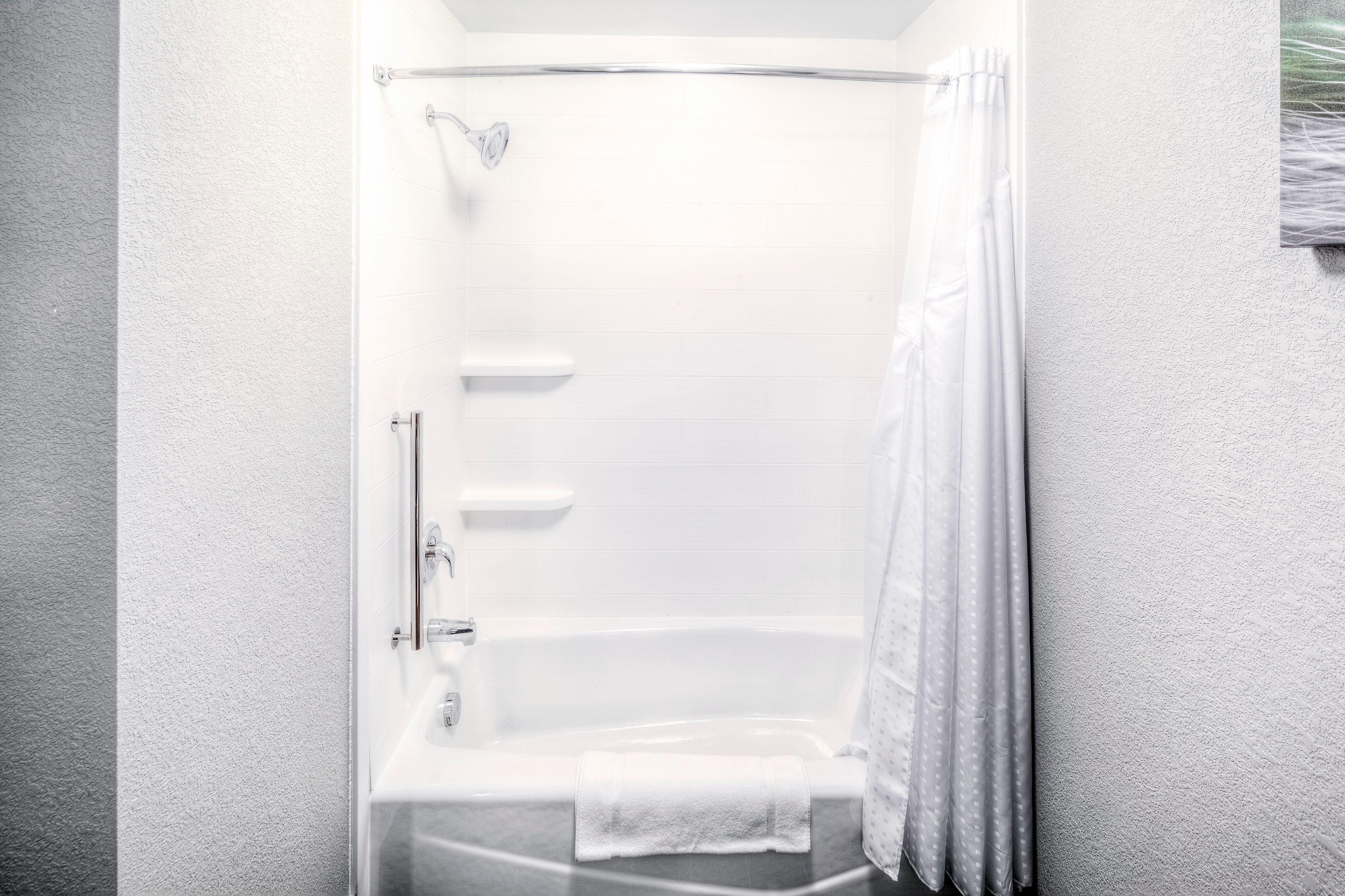 Holiday Inn Express & Suites Cleveland/Westlake By Ihg Ngoại thất bức ảnh