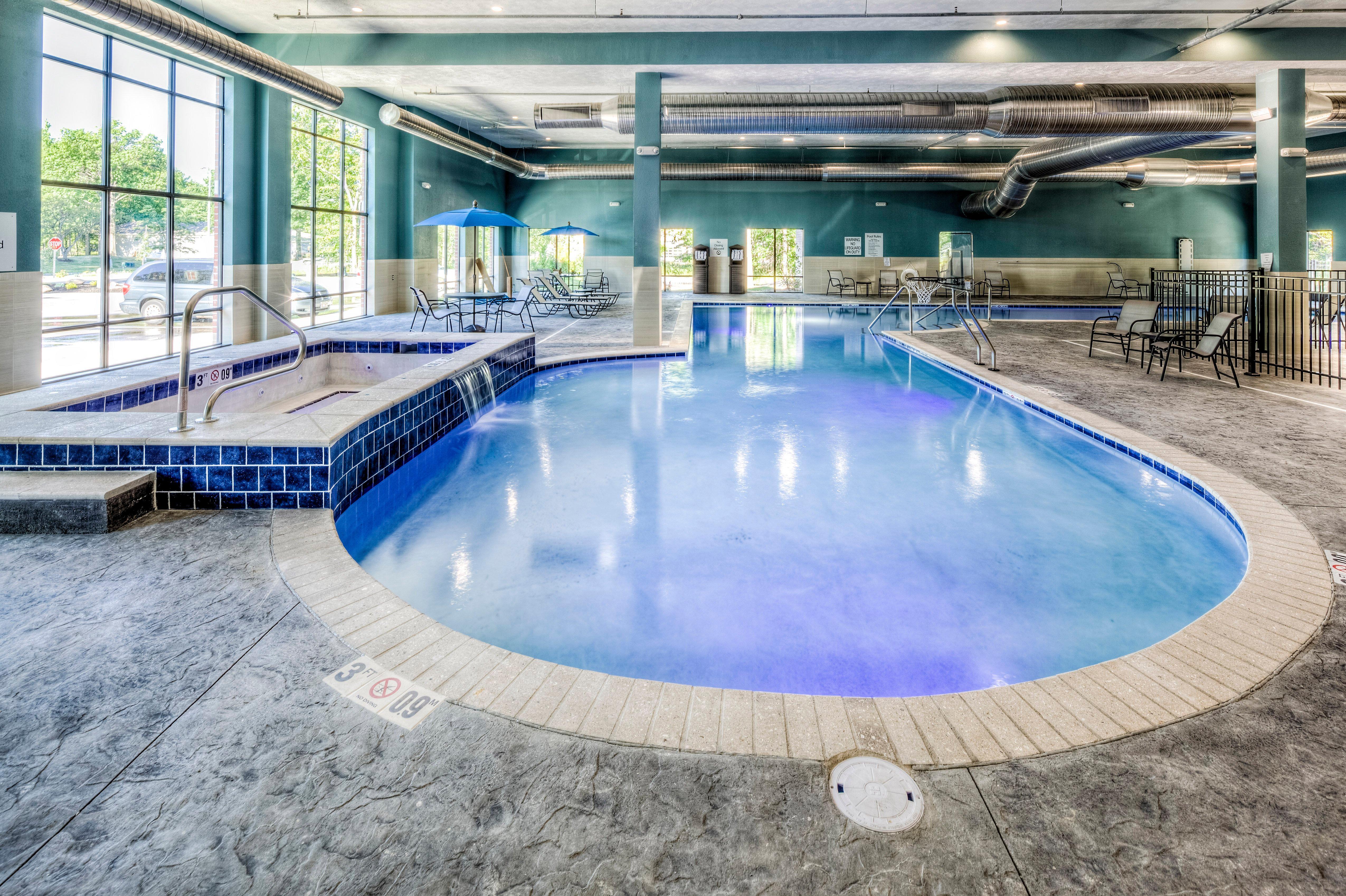 Holiday Inn Express & Suites Cleveland/Westlake By Ihg Ngoại thất bức ảnh
